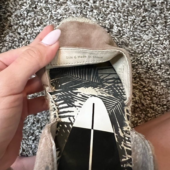 Dolce Vita Ciara Espadrilles - Picture 2 of 4